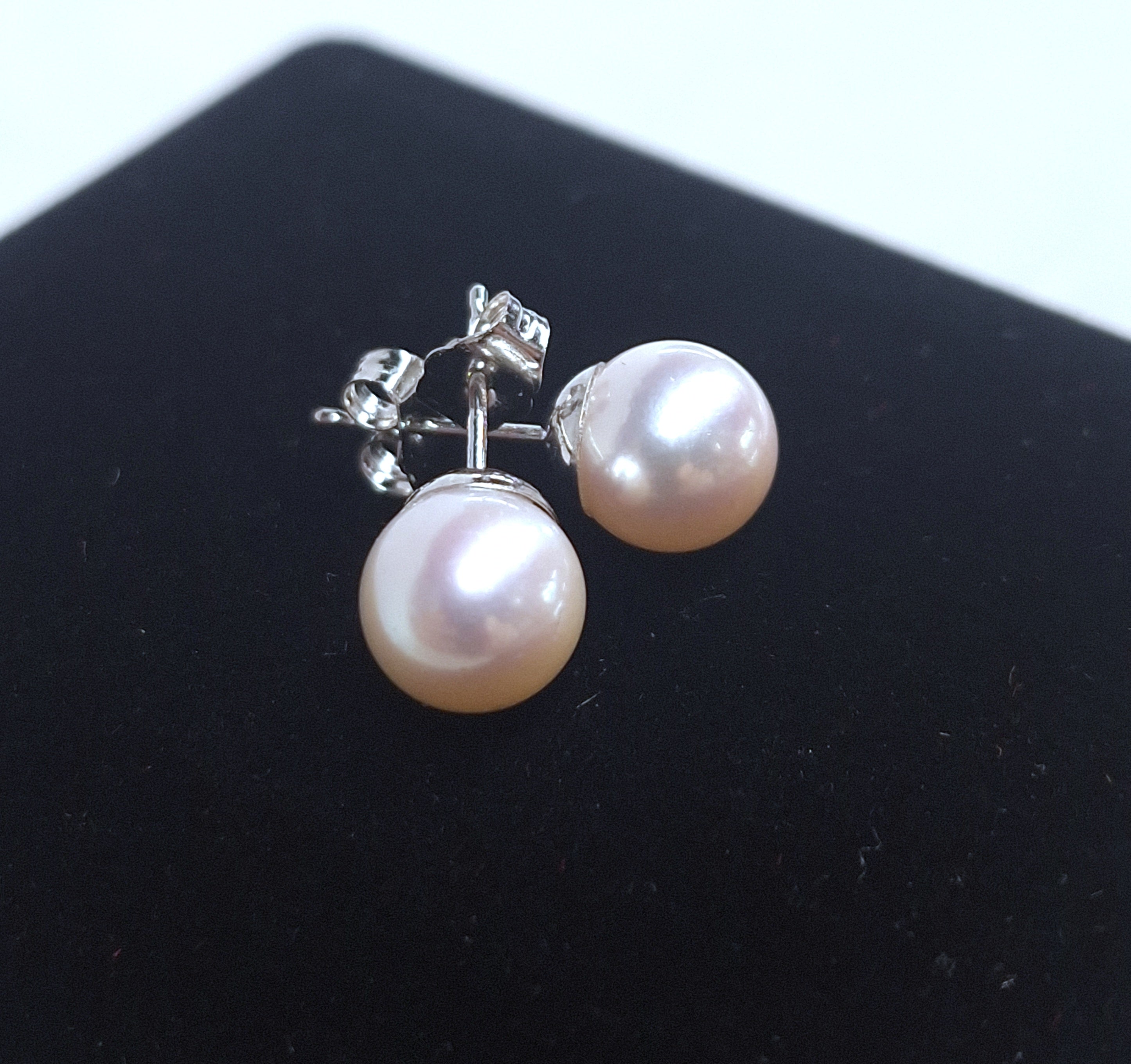 Akoya Pearl Earrings 8mm