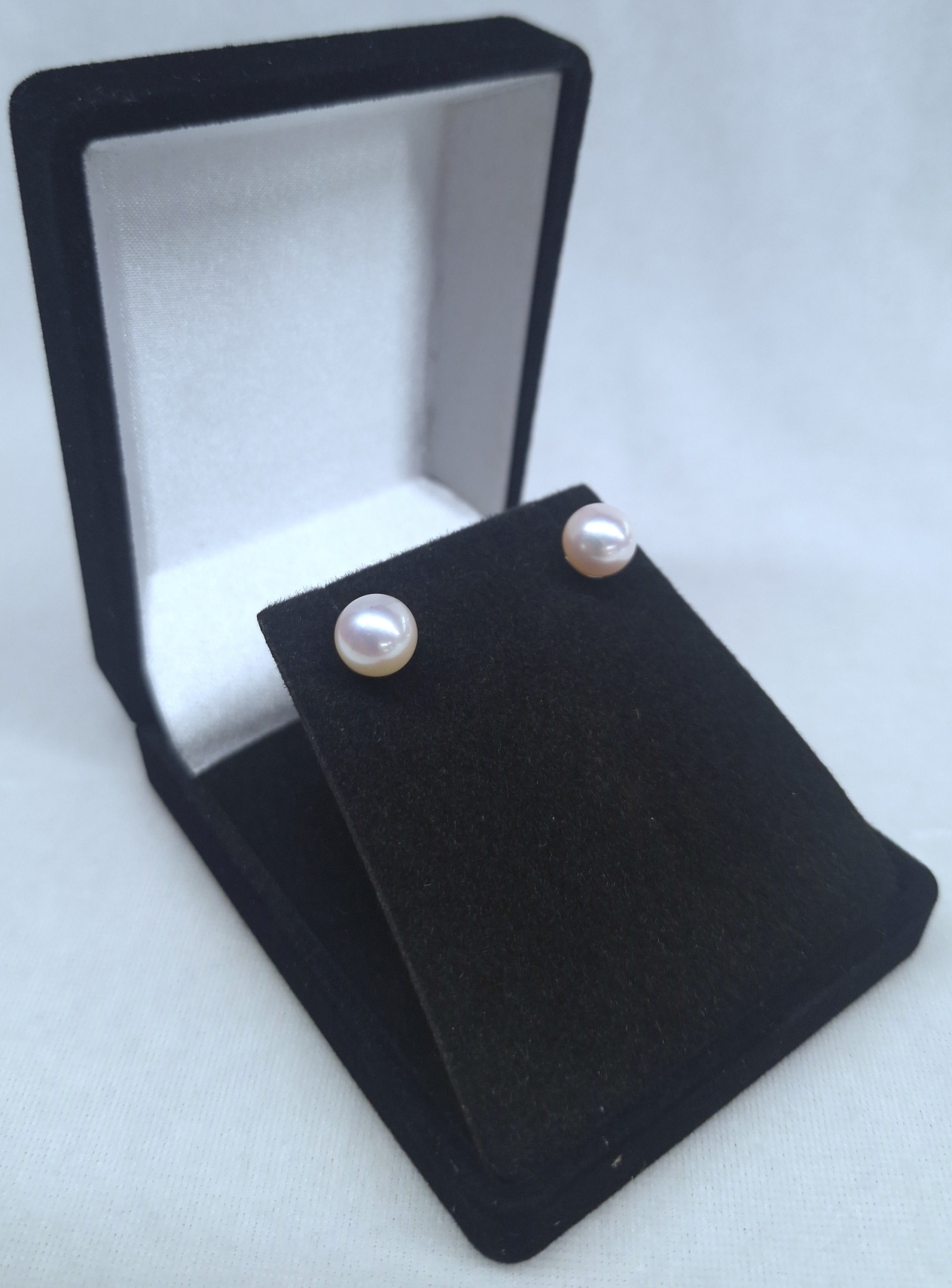 Akoya Pearl Earrings 8mm