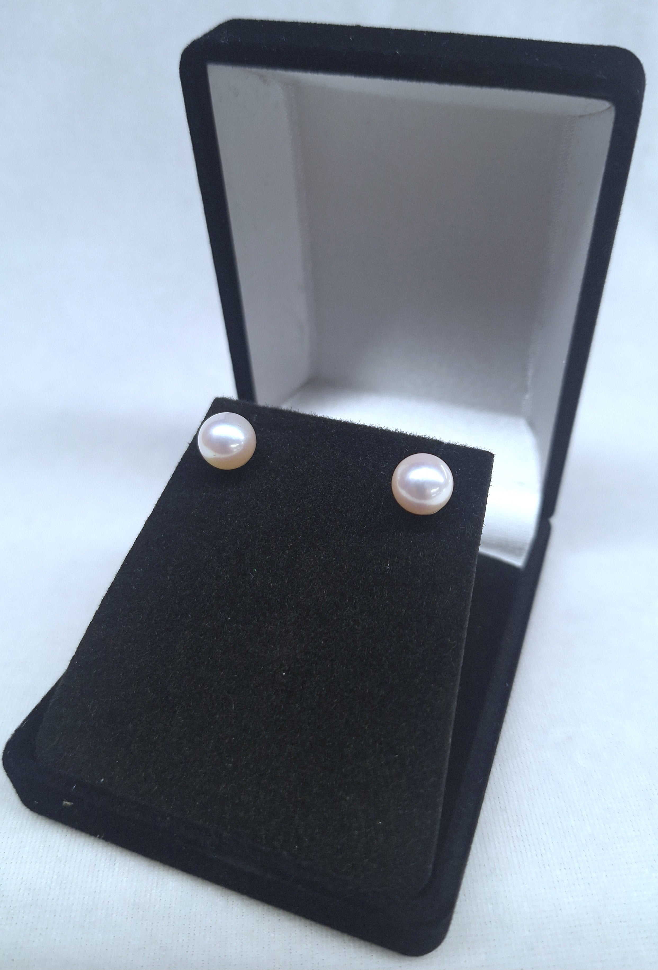 Akoya Pearl Earrings 8mm